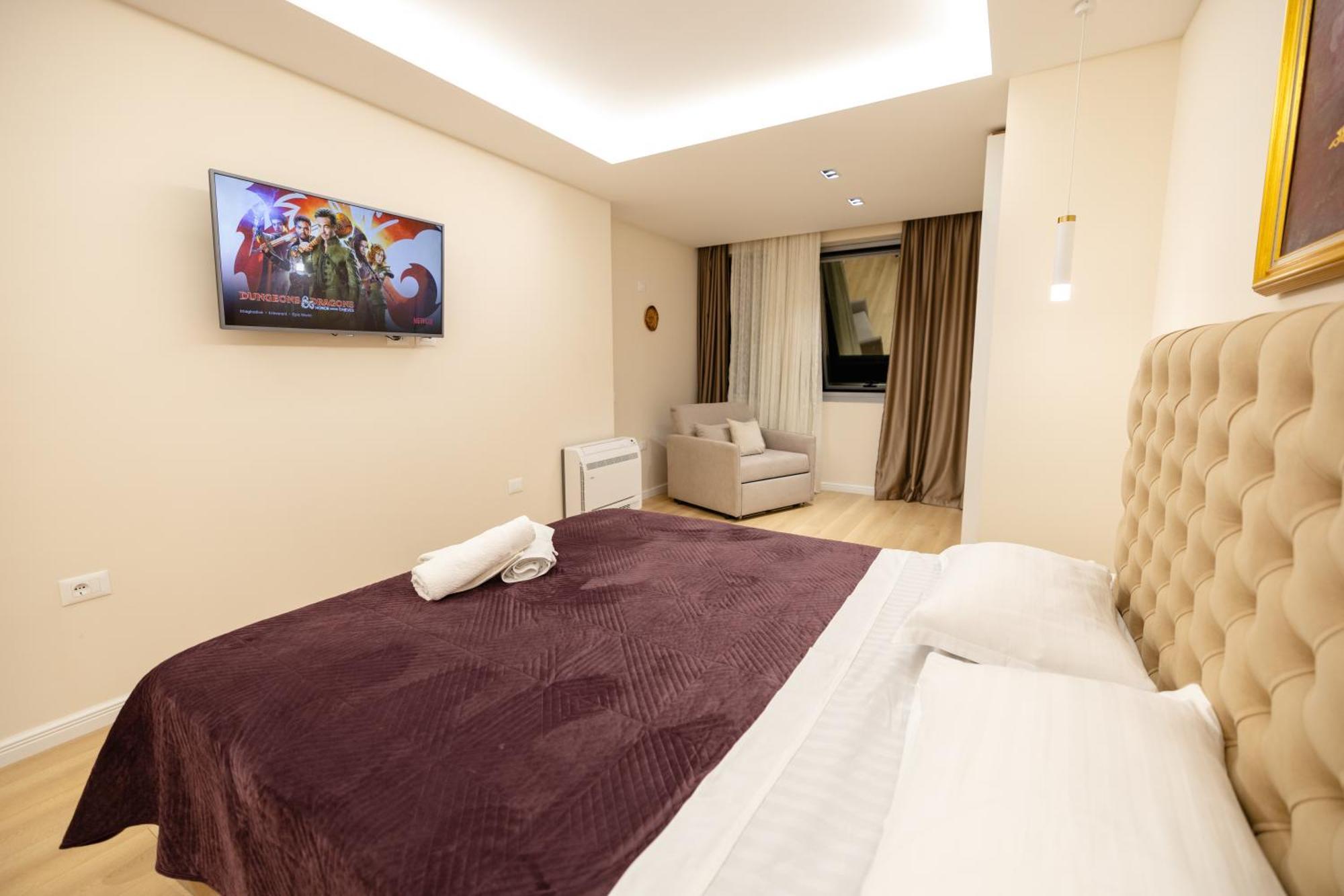 Luxury Center Observatori Apartment Tirana Exterior foto