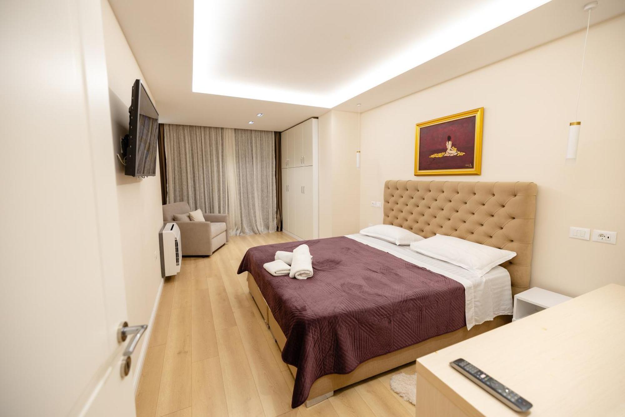 Luxury Center Observatori Apartment Tirana Exterior foto