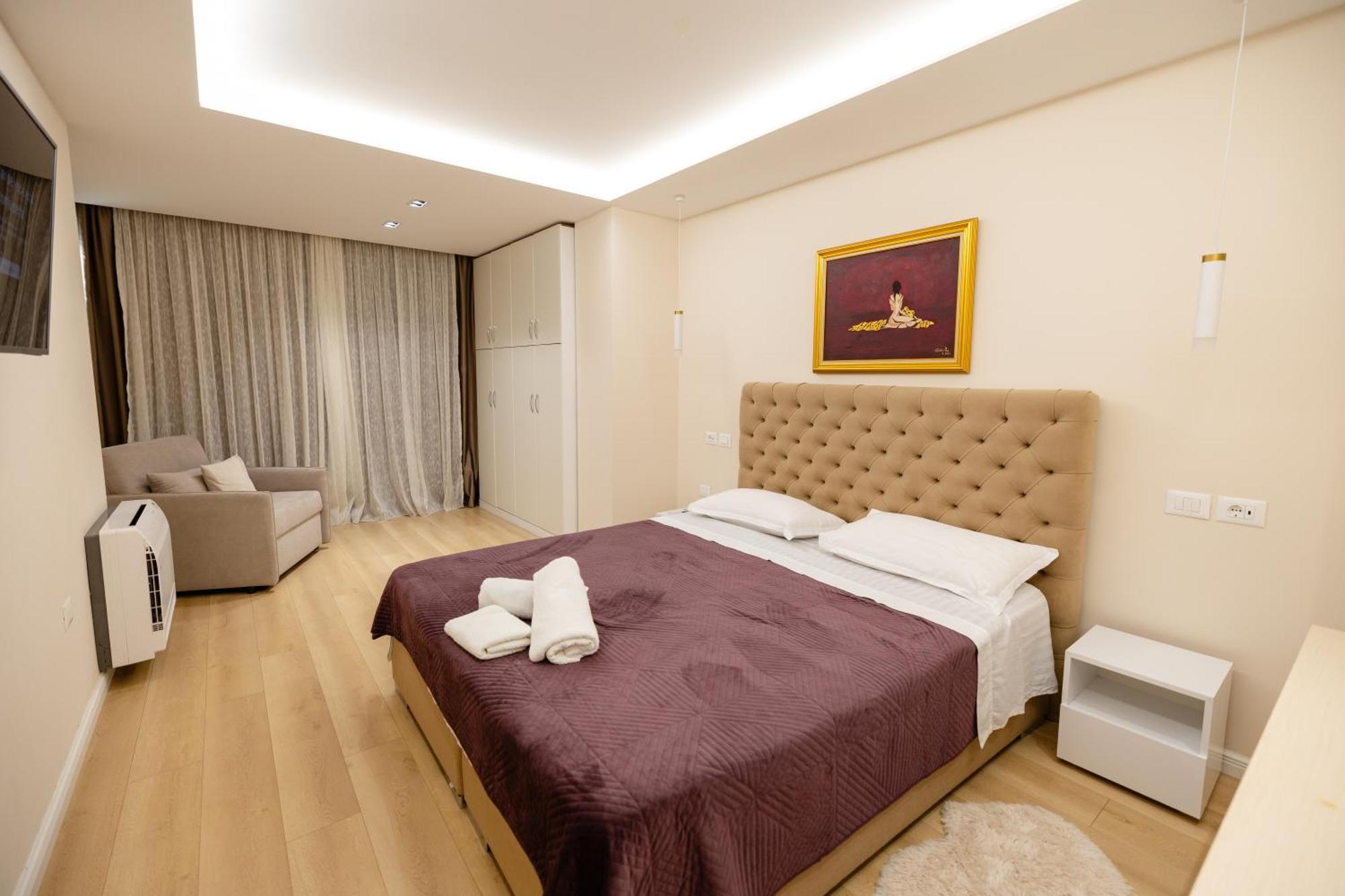 Luxury Center Observatori Apartment Tirana Exterior foto
