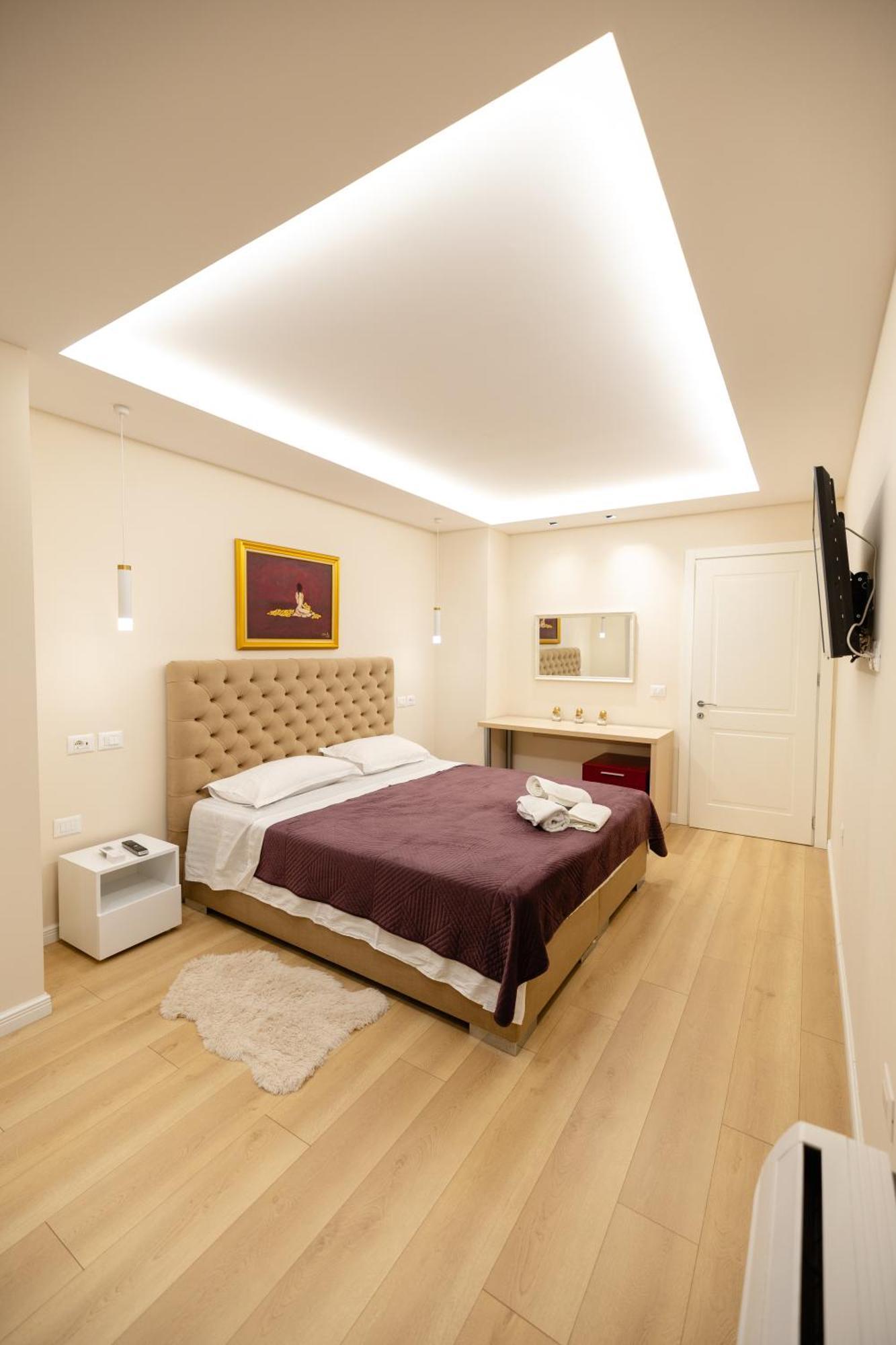 Luxury Center Observatori Apartment Tirana Exterior foto